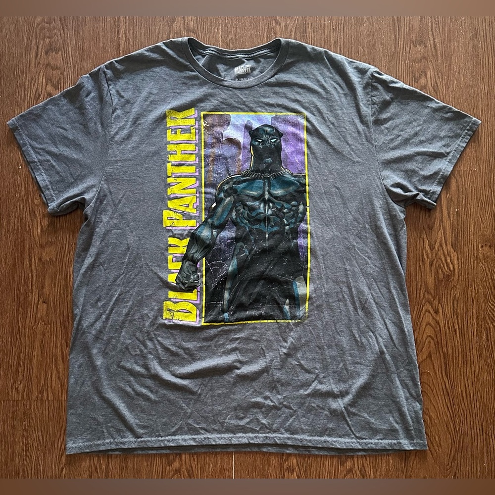 Marvel Black Panther Men's T-Shirt Large Dark Gray Black Panther in The City XXl